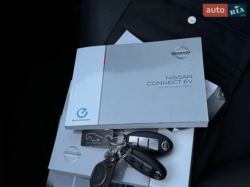 Хетчбек Nissan Leaf 2016 в Львові документ