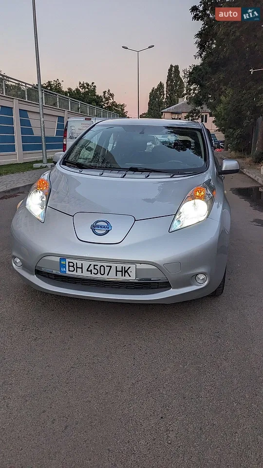 2013 Nissan Leaf - мініатюра 9