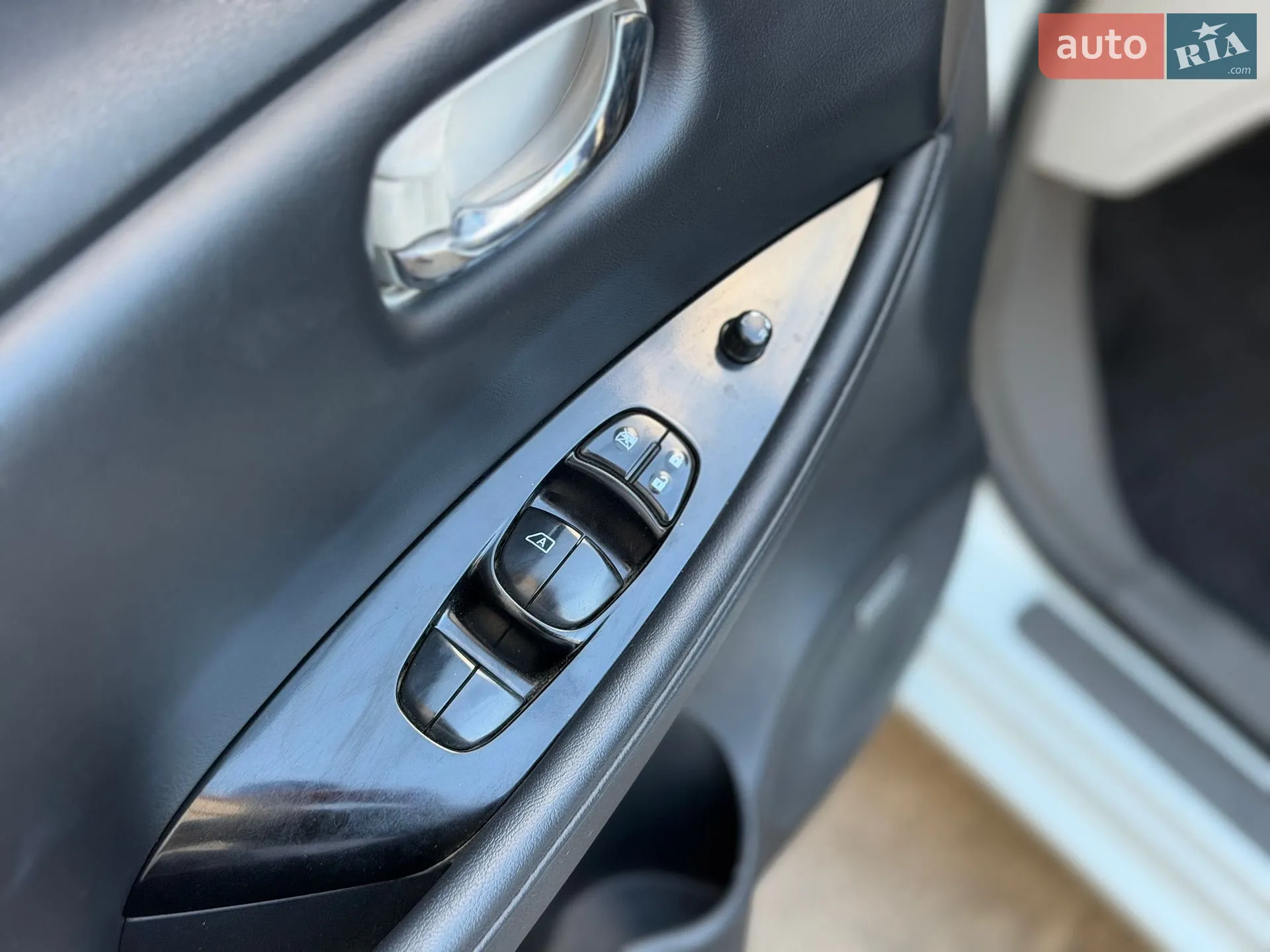 2013 Nissan Leaf - мініатюра 12