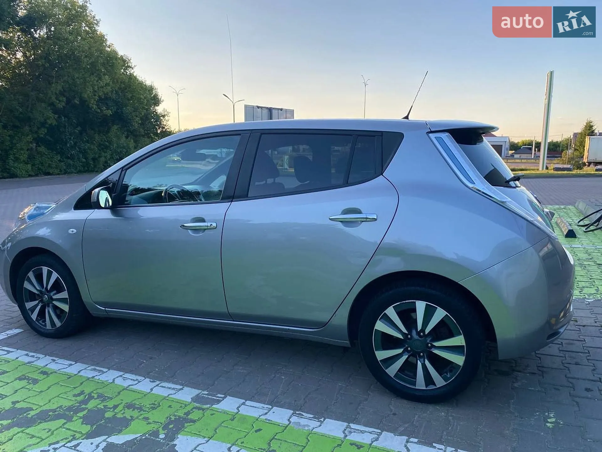 2017 Nissan Leaf - мініатюра 16