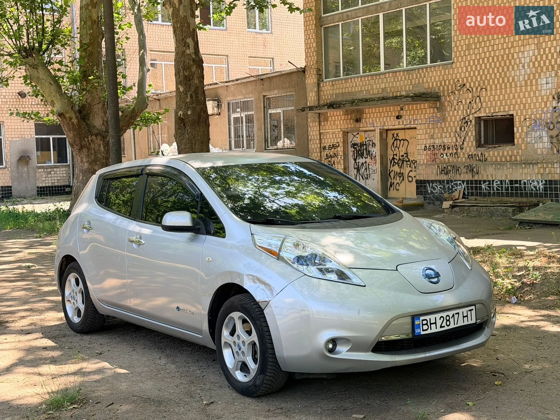 2010 Nissan Leaf - мініатюра 12