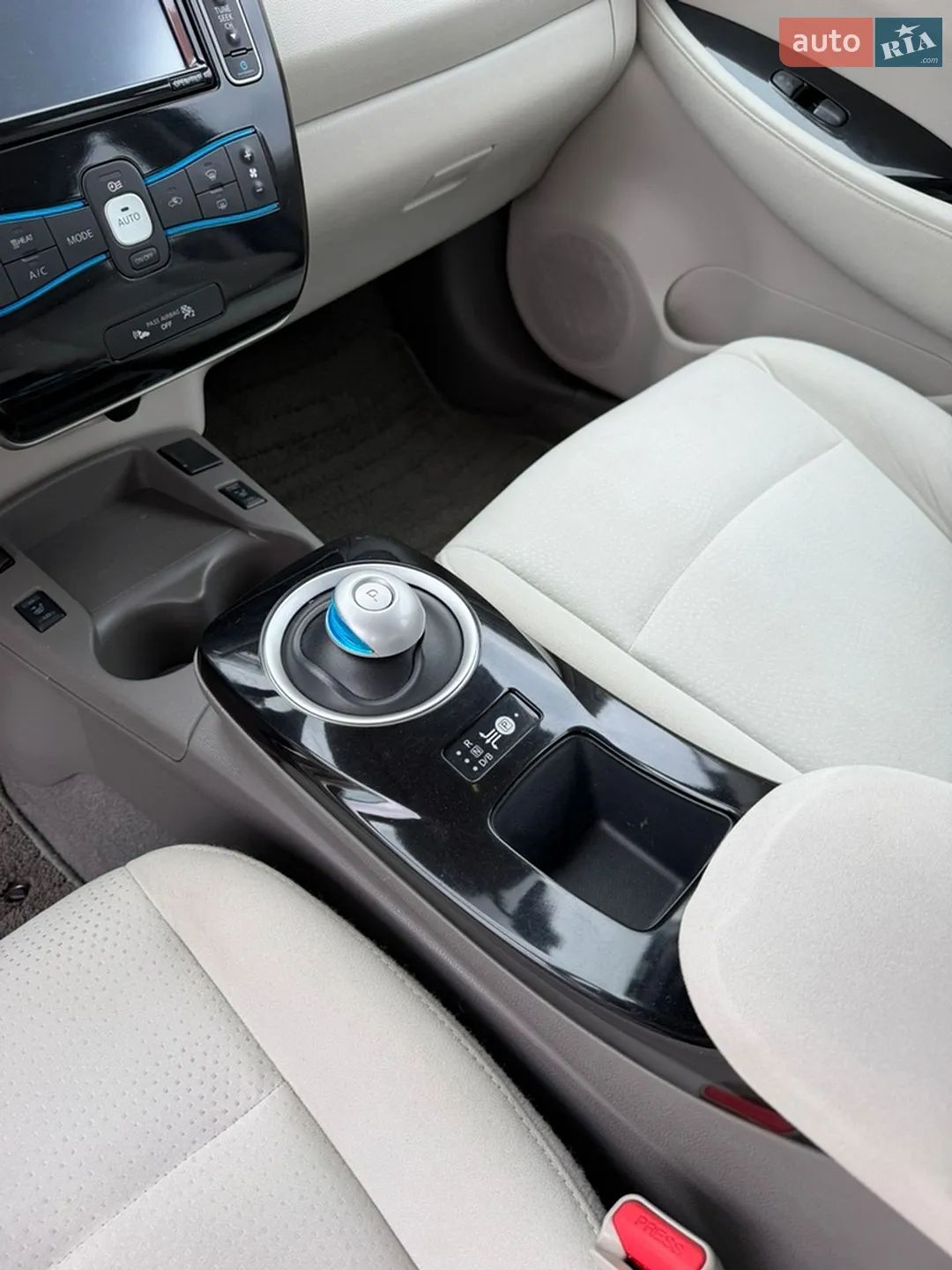 2015 Nissan Leaf - мініатюра 28