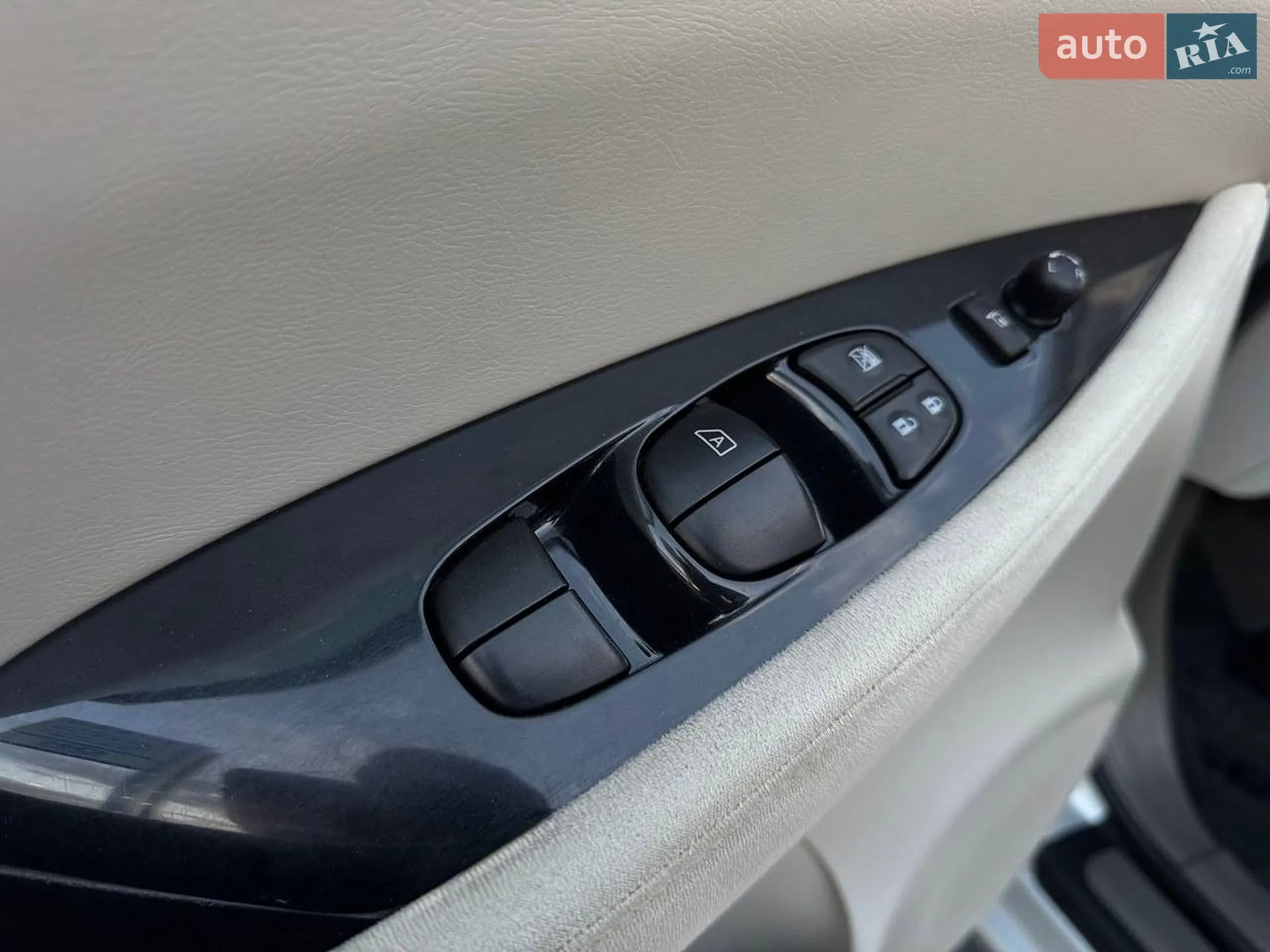 2012 Nissan Leaf - мініатюра 41
