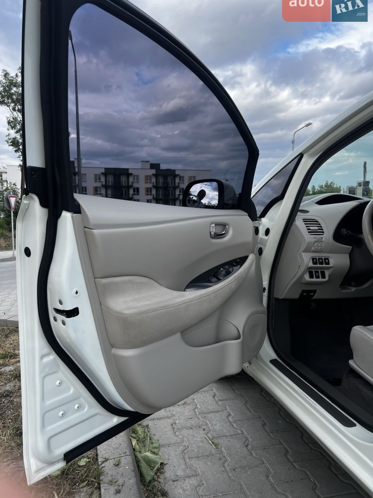 2012 Nissan Leaf - мініатюра 20