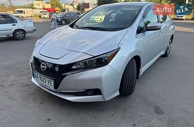 Хэтчбек Nissan Leaf 2022 в Киеве