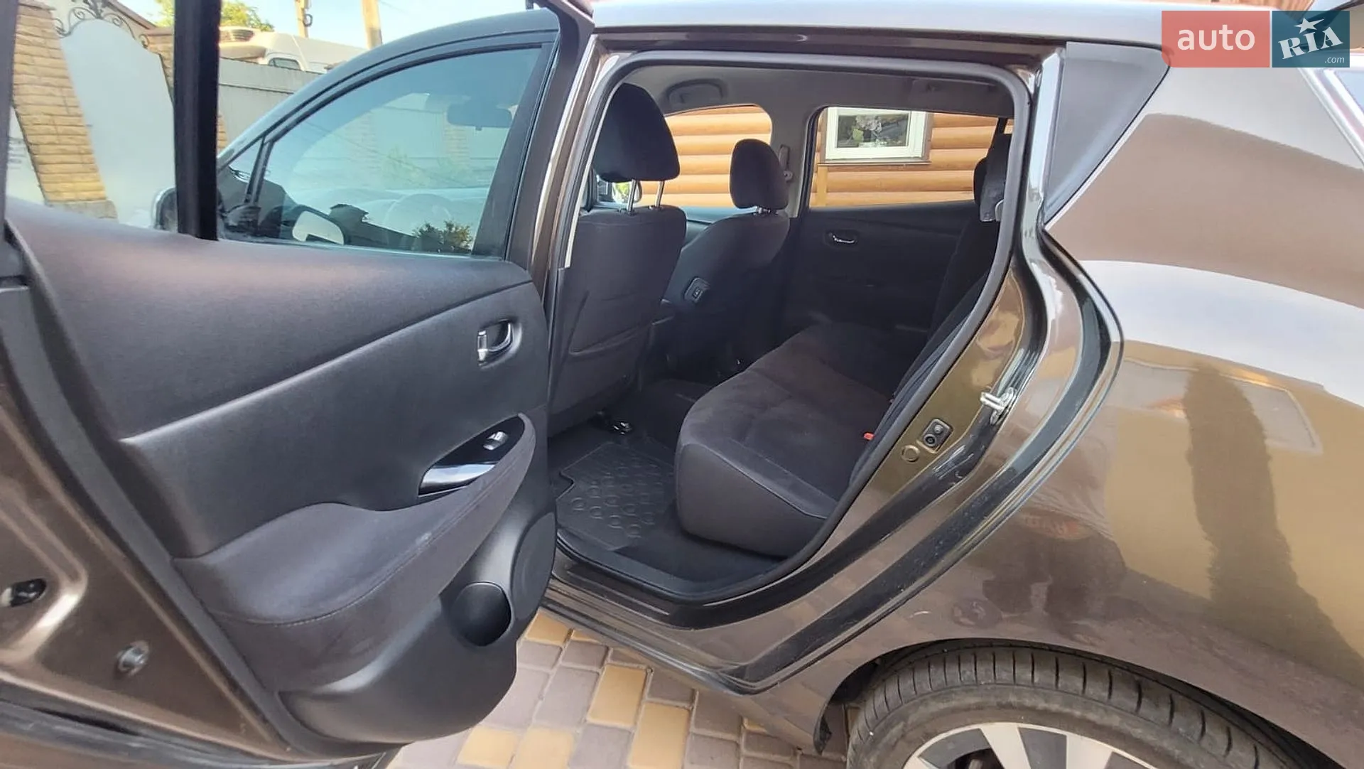 2016 Nissan Leaf - мініатюра 18