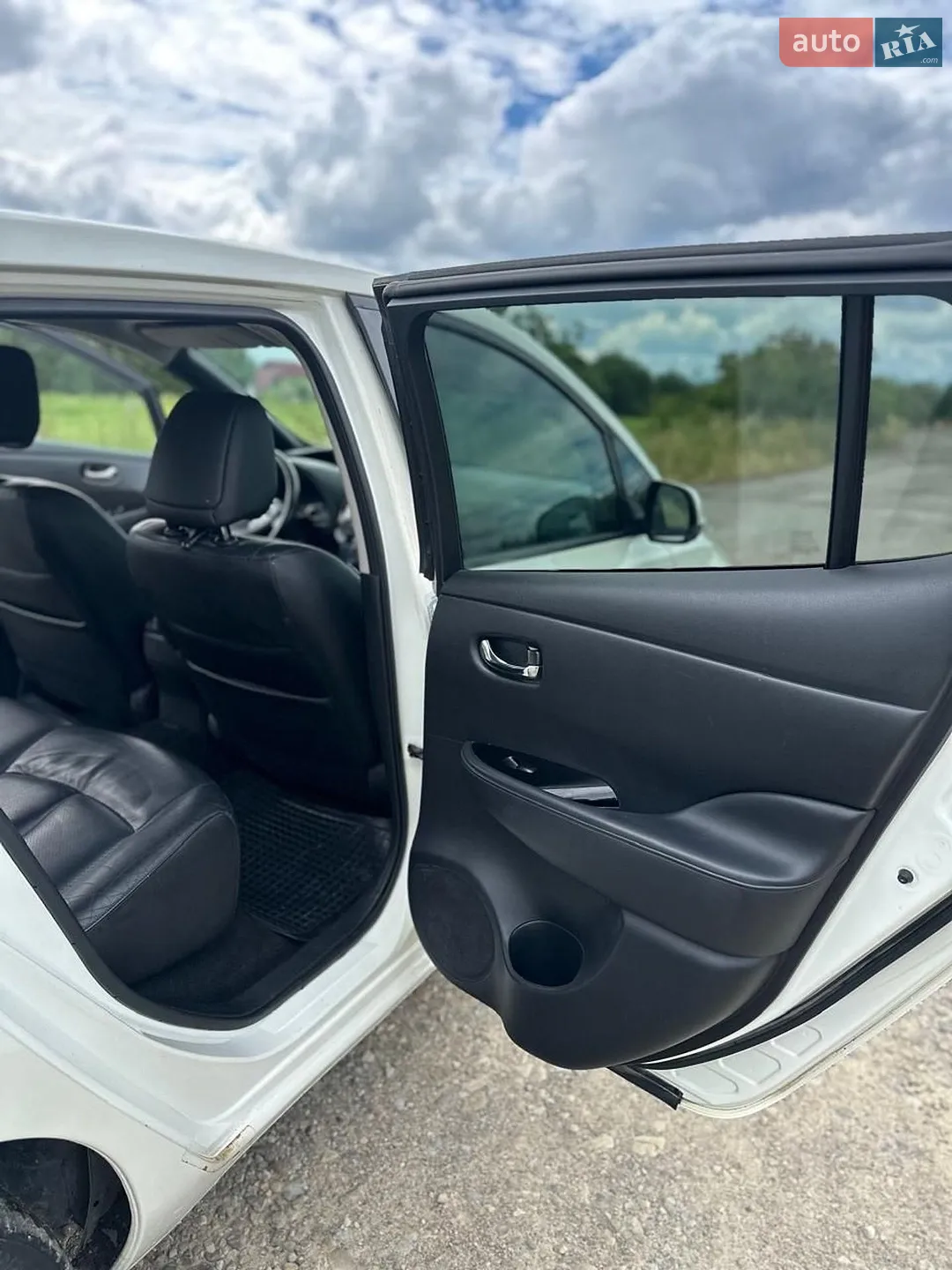 2014 Nissan Leaf - мініатюра 17