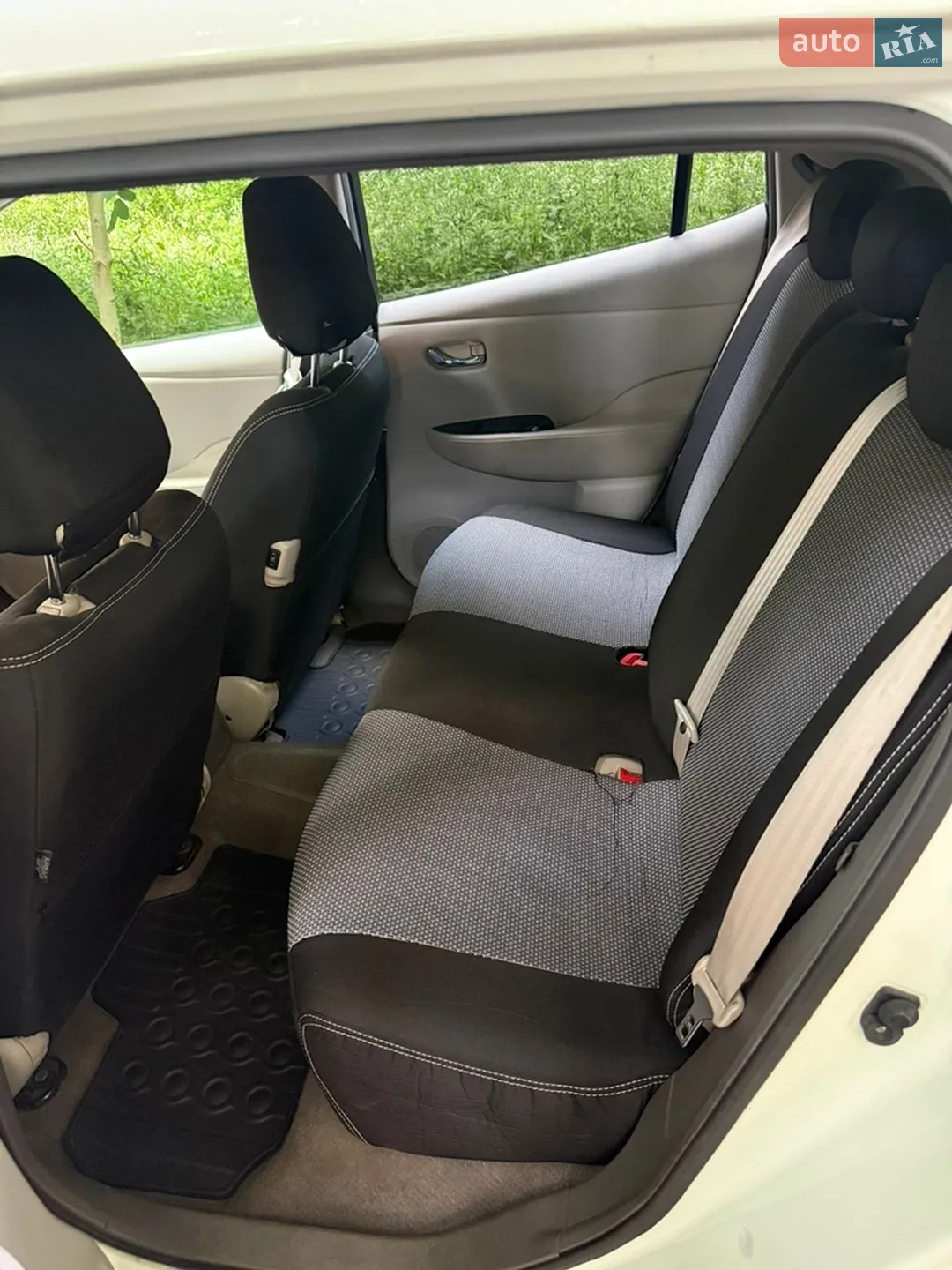 2011 Nissan Leaf - мініатюра 11