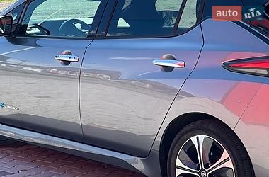 Хэтчбек Nissan Leaf 2018 в Калуше