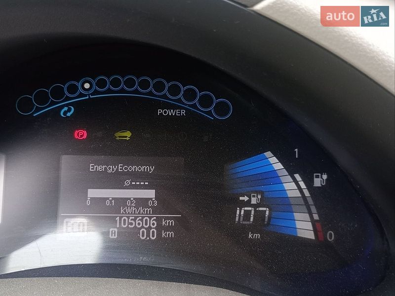 Хэтчбек Nissan Leaf 2012 в Горишних Плавнях