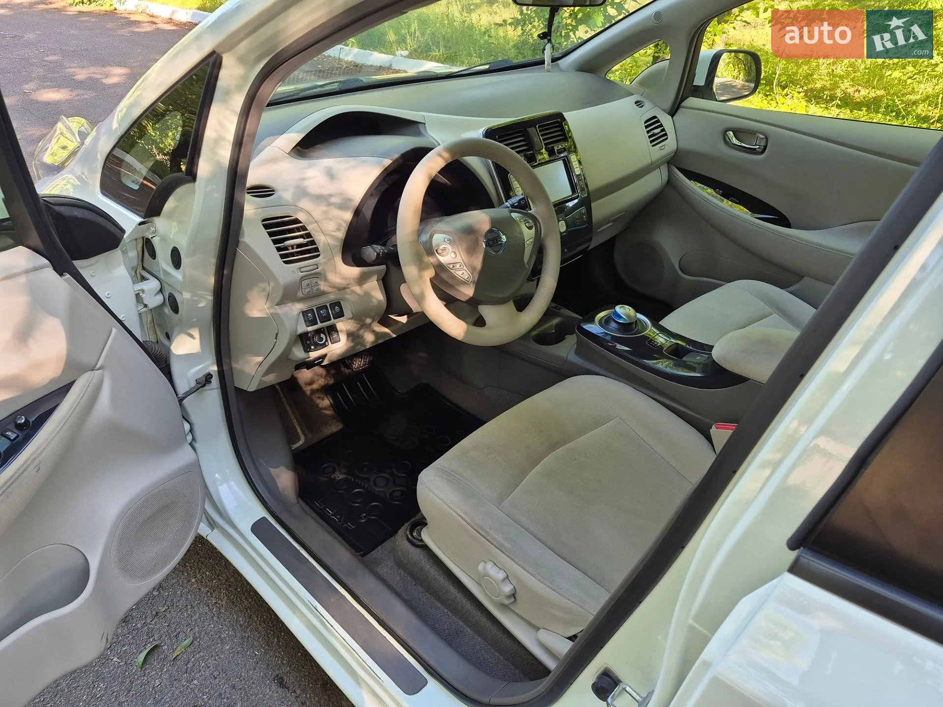 2011 Nissan Leaf - мініатюра 14