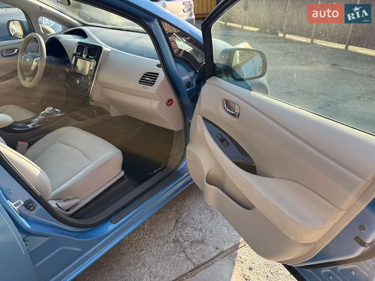 2012 Nissan Leaf - мініатюра 41