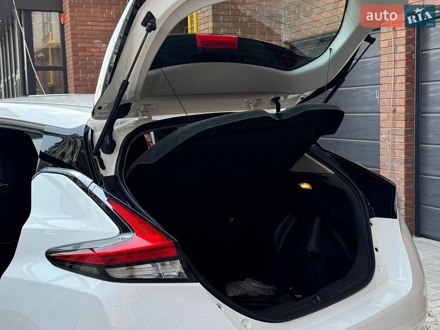 2022 Nissan Leaf - мініатюра 24