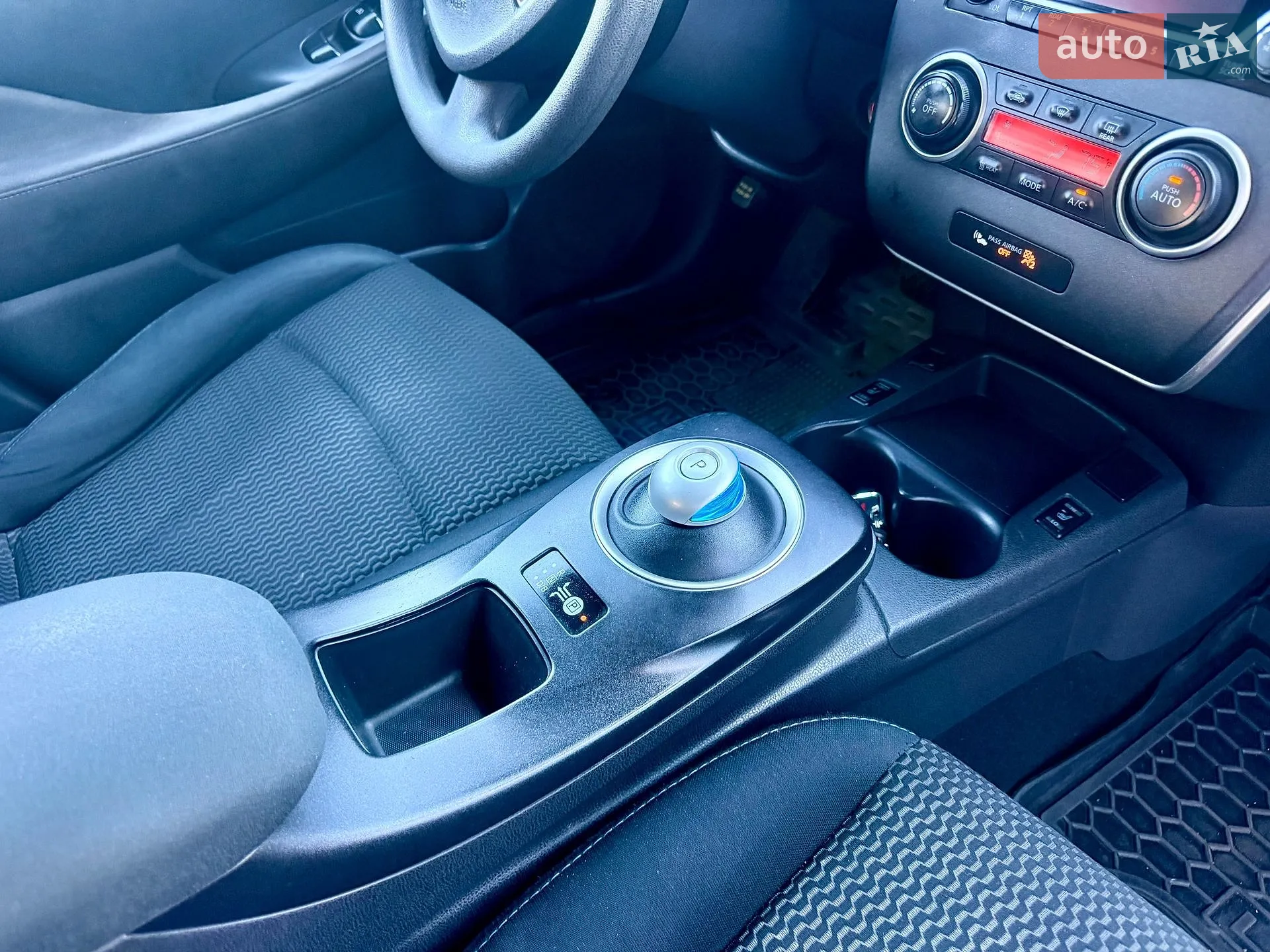 2016 Nissan Leaf - мініатюра 44