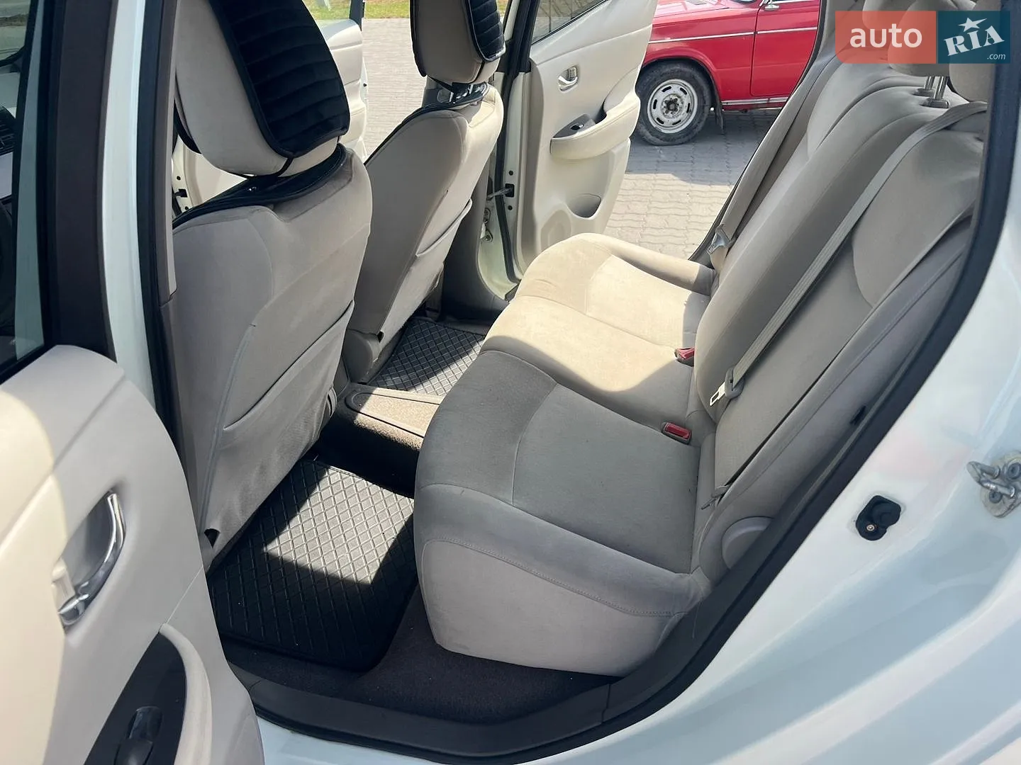 2011 Nissan Leaf - мініатюра 19