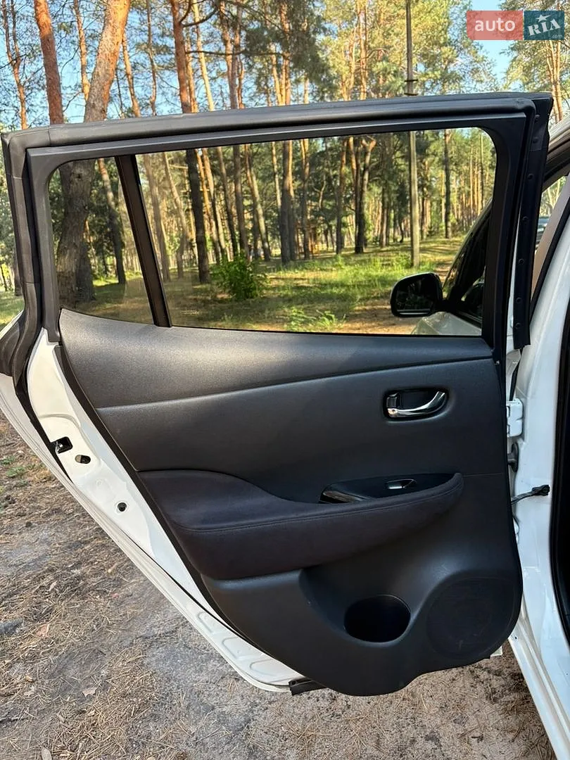 2013 Nissan Leaf - мініатюра 16