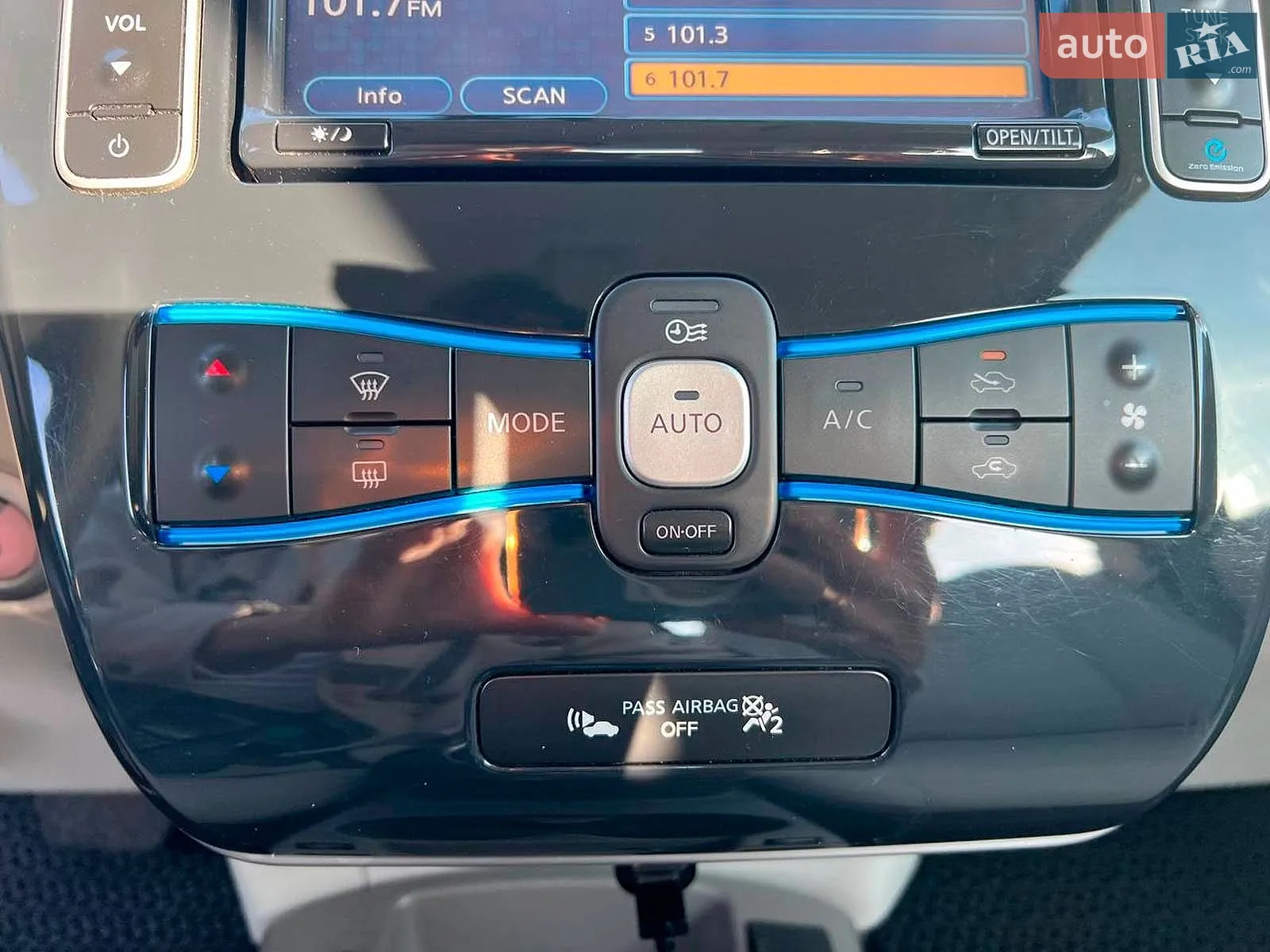 2012 Nissan Leaf - мініатюра 31