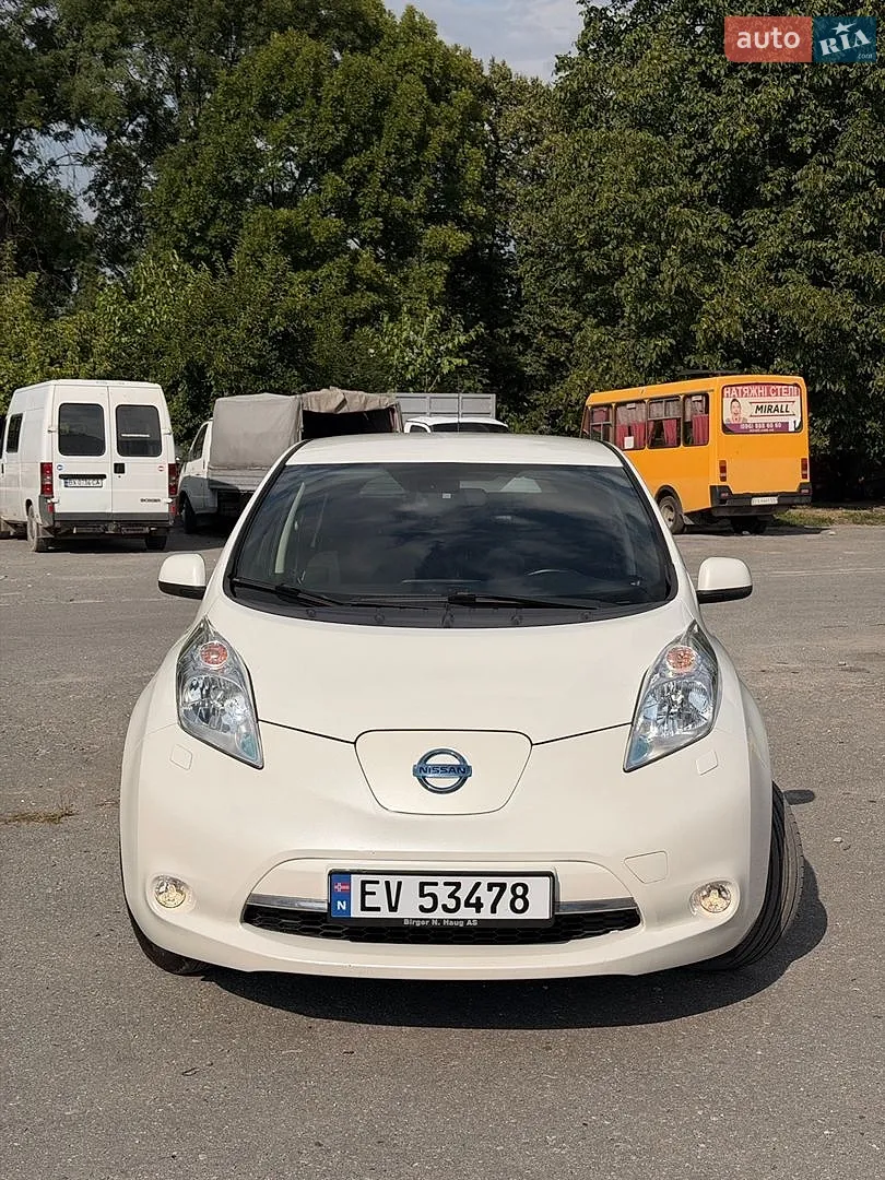 2016 Nissan Leaf - мініатюра 12