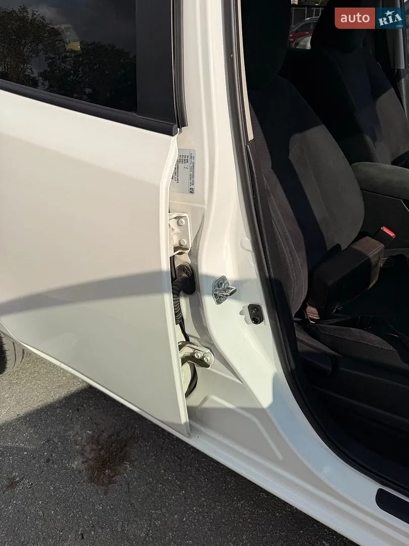 2016 Nissan Leaf - мініатюра 32