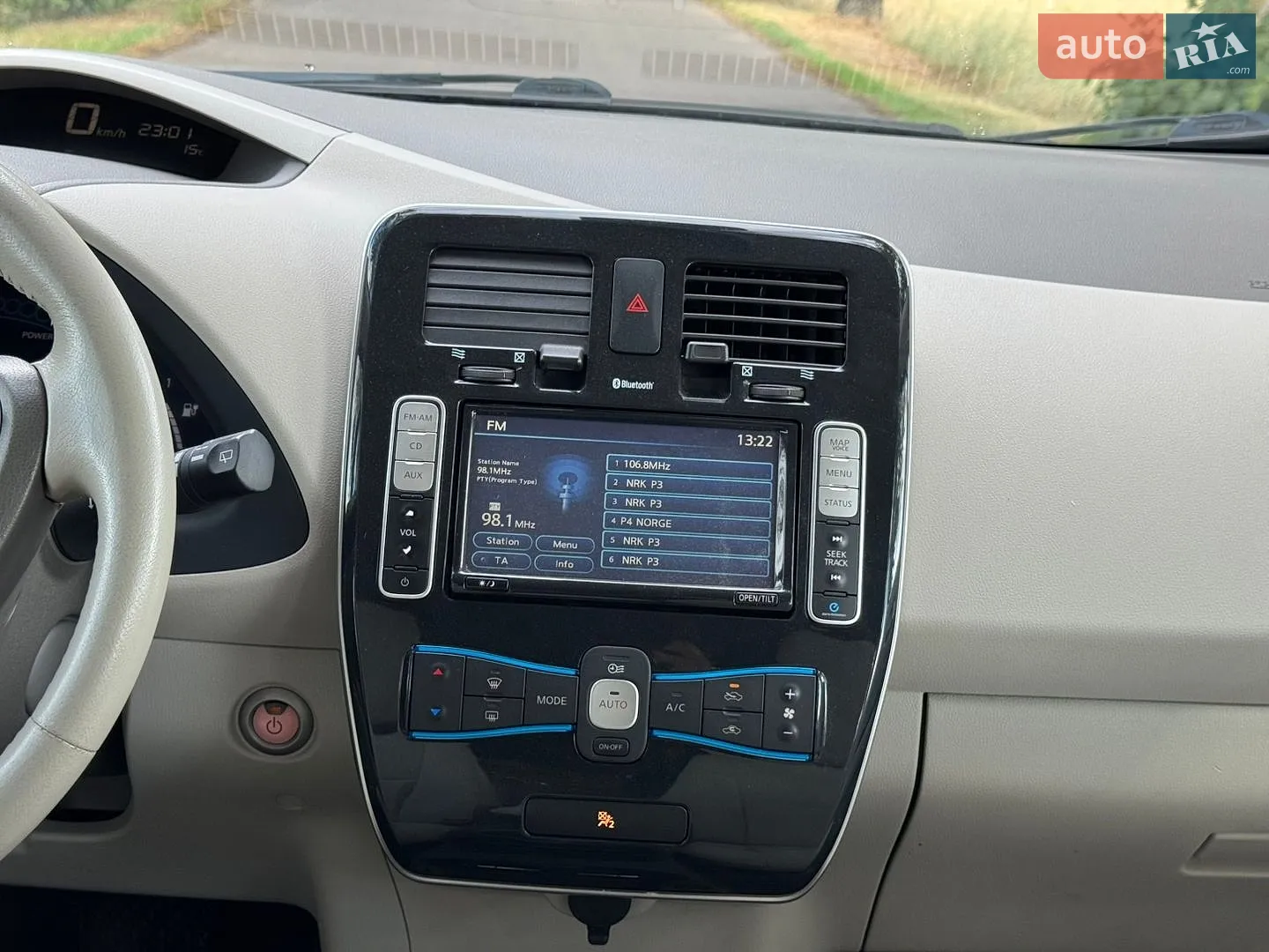 2012 Nissan Leaf - мініатюра 12