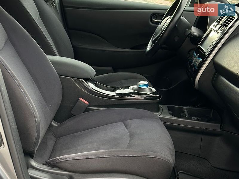 Хэтчбек Nissan Leaf 2014 в Тернополе