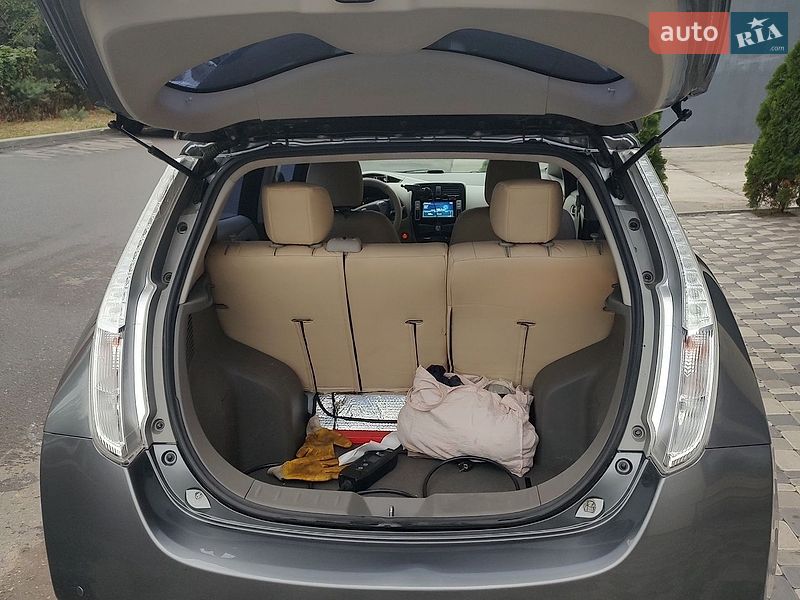 Хэтчбек Nissan Leaf 2015 в Черкассах