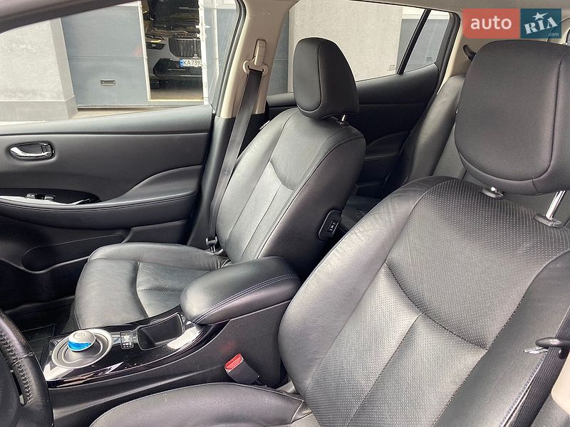 Хэтчбек Nissan Leaf 2013 в Луцке