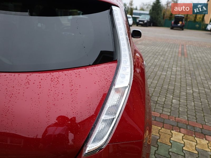 Хетчбек Nissan Leaf 2016 в Самборі