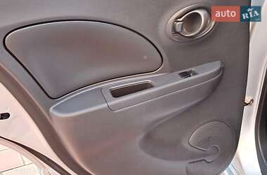 Хэтчбек Nissan March 2016 в 