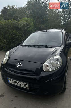 Хэтчбек Nissan March 2011 в 