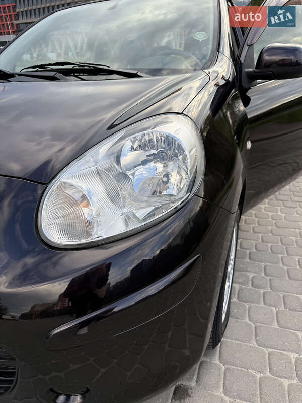 Хэтчбек Nissan March 2012 в Львове