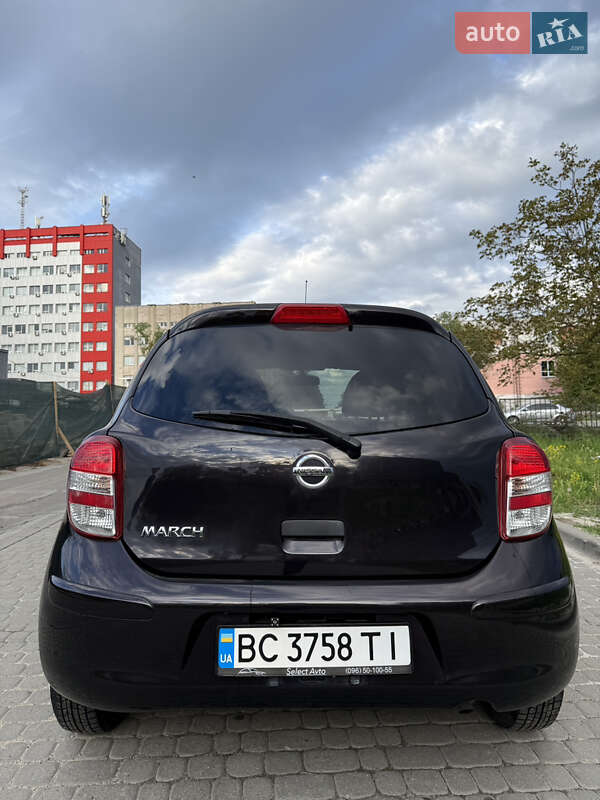 Хэтчбек Nissan March 2012 в Львове