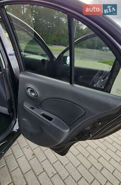 Хэтчбек Nissan March 2013 в 