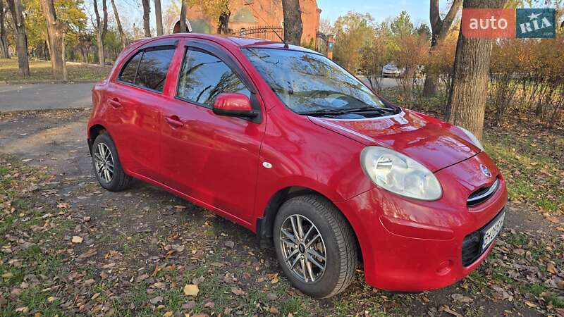 Хэтчбек Nissan March 2012 в Кривом Роге фото 4 Хэтчбек Nissan March 2012 в Кривом Роге