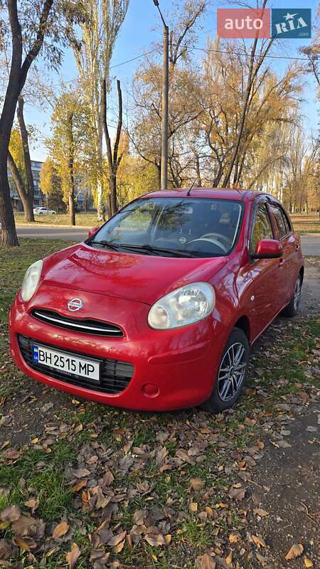 Хэтчбек Nissan March 2012 в Кривом Роге фото Хэтчбек Nissan March 2012 в Кривом Роге