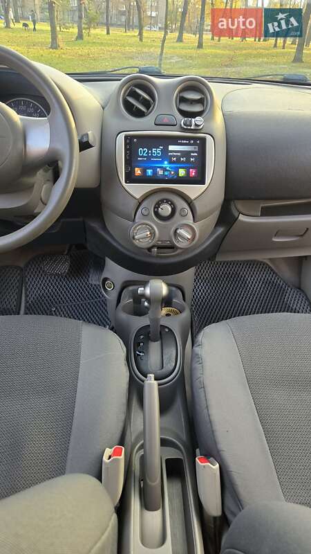 Хэтчбек Nissan March 2012 в Кривом Роге фото 7 Хэтчбек Nissan March 2012 в Кривом Роге