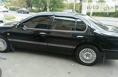 Седан Nissan Maxima 1998 в Первомайске