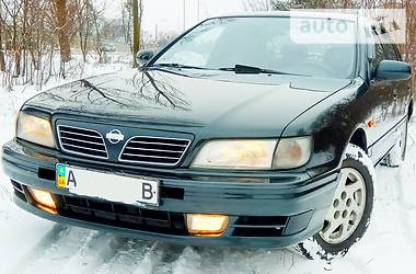 Седан Nissan Maxima 1996 в Киеве