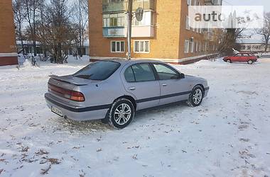 Седан Nissan Maxima 1996 в Киеве