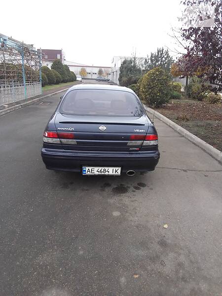 Седан Nissan Maxima 1996 в Кривому Розі