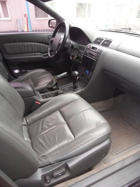Седан Nissan Maxima 1996 в Кривому Розі