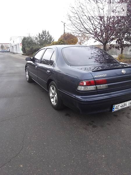 Седан Nissan Maxima 1996 в Кривому Розі