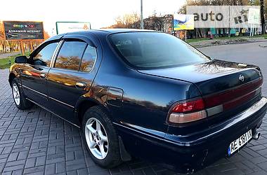 Седан Nissan Maxima 1996 в Каменском