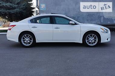 Седан Nissan Maxima 2010 в 