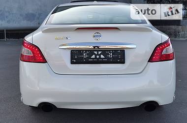Седан Nissan Maxima 2010 в 