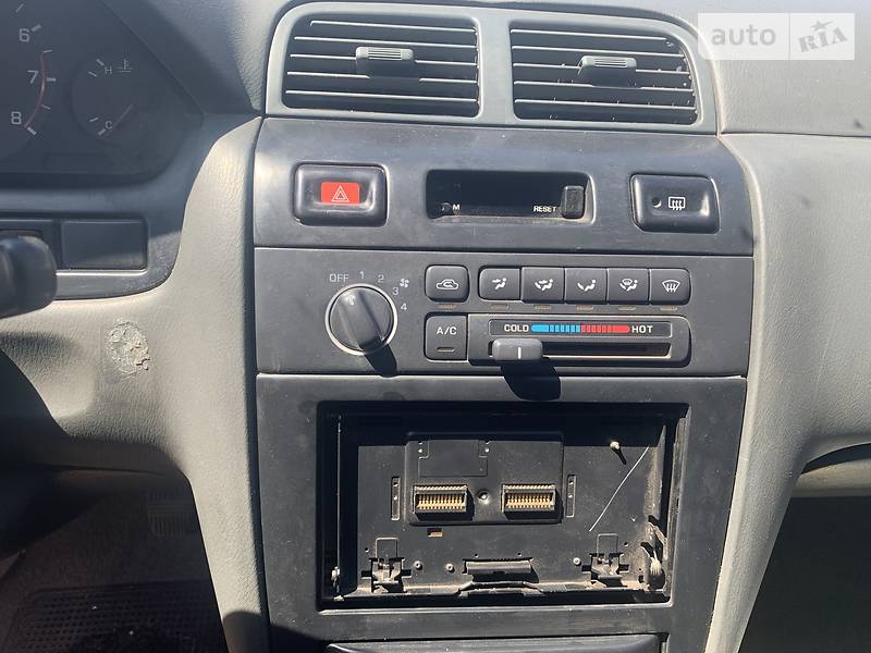 Седан Nissan Maxima 1997 в Харкові