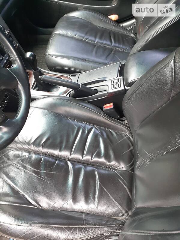 Седан Nissan Maxima 2000 в Днепре