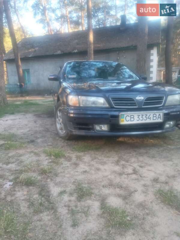 Седан Nissan Maxima 1998 в Сновске