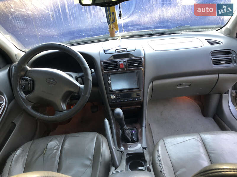 Седан Nissan Maxima 2001 в Кропивницком
