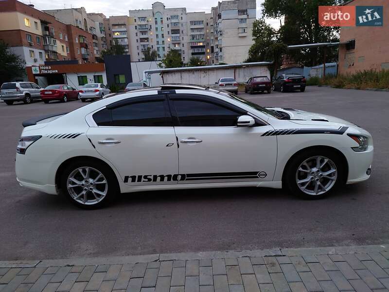 Седан Nissan Maxima 2014 в Полтаві